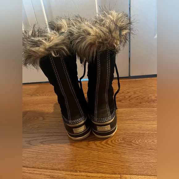 Woman’s Sorel Joan of Arctic winter boot size 5 - Picture 3 of 6